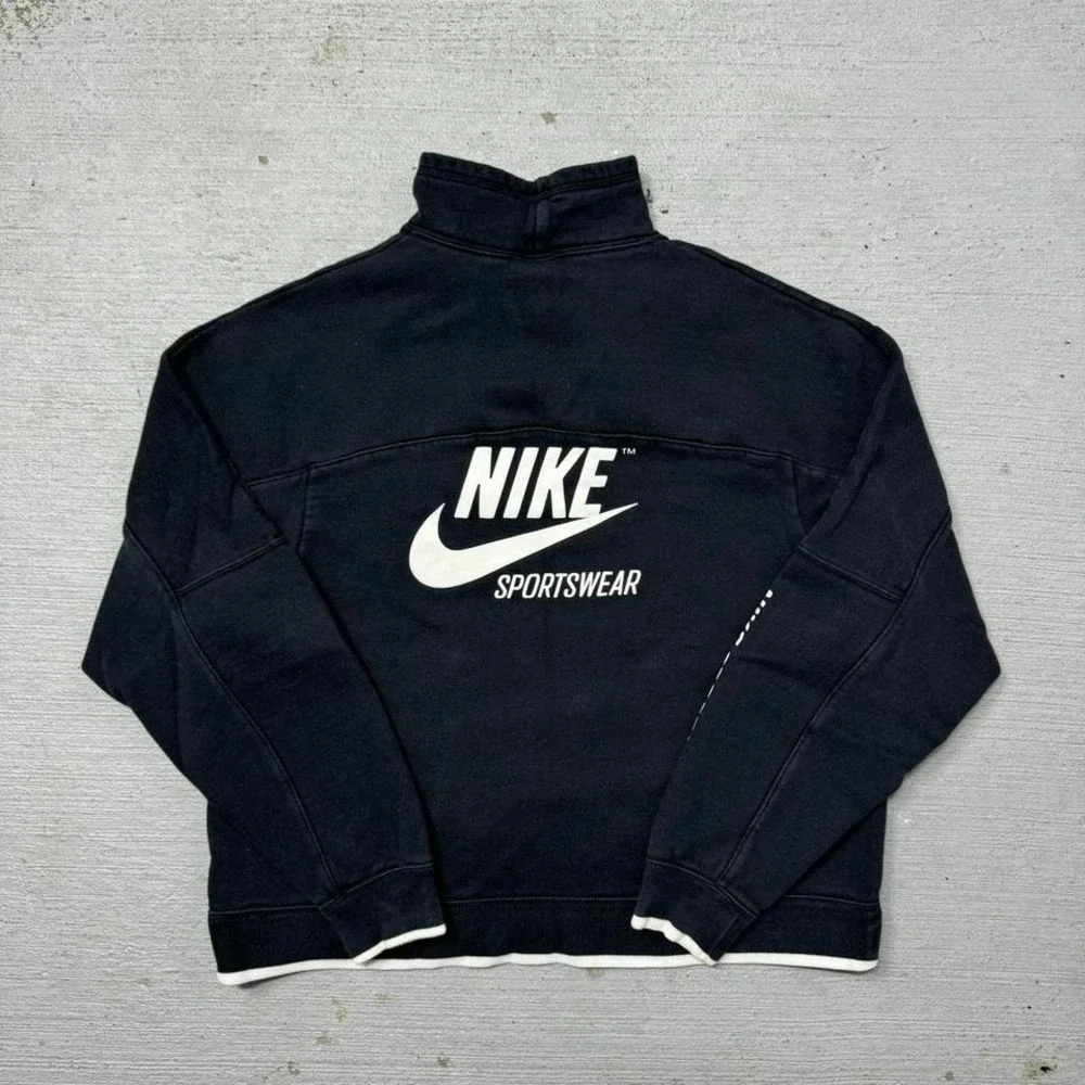 Nike sportswear quarter